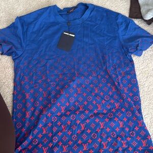 Louis Vuitton Shirt!! It’s a men’s shirt bought it for vacation size 3L
